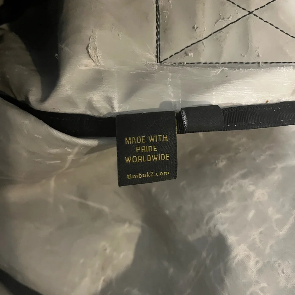 TIMBUK2 Black Messenger Bag barely used! Built to last! - Picture 6 of 11